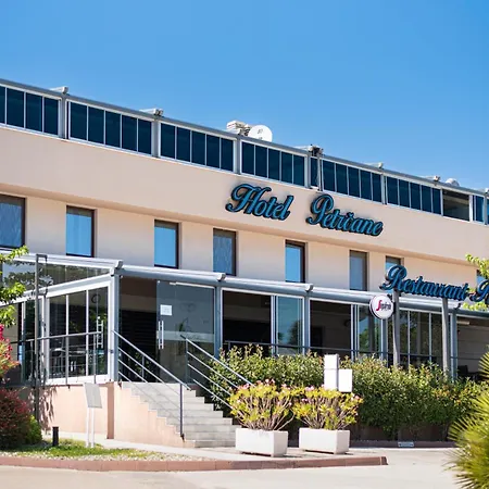 מלון Hotel Petrcane 4*