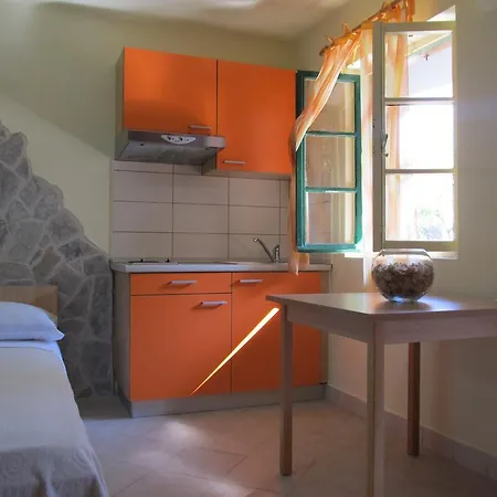 מלון Hotel Petrcane פטרצ'אנה