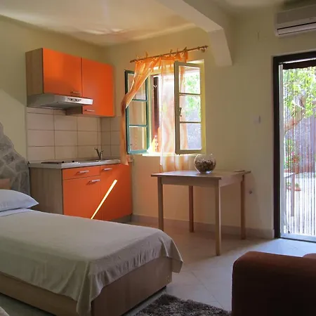 Hotel Petrcane פטרצ'אנה