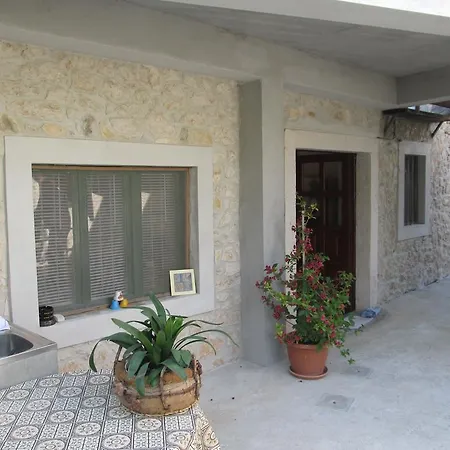 מלון Hotel Petrcane פטרצ'אנה