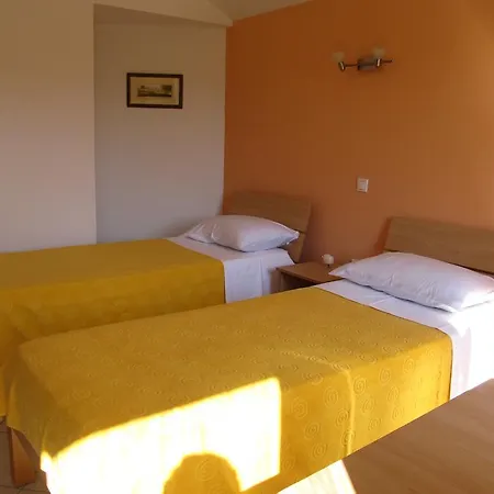 מלון Hotel Petrcane פטרצ'אנה