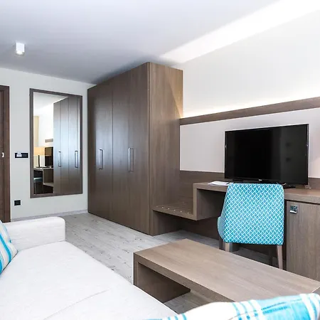 Hotel Petrcane فندق 4*