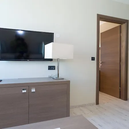 מלון Hotel Petrcane פטרצ'אנה