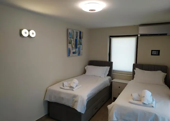 Отель Hotel Petrcane Петрчане