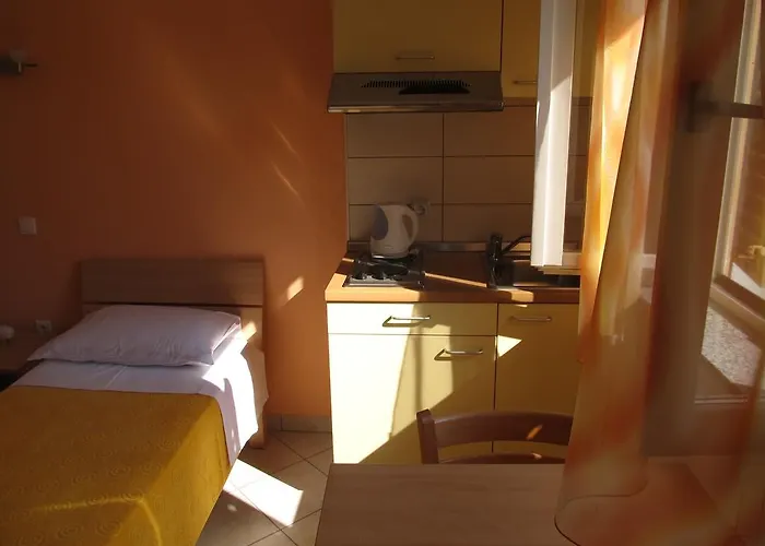 Отель Hotel Petrcane Петрчане