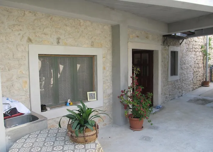 Отель Hotel Petrcane Петрчане