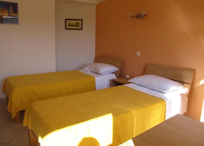 Отель Hotel Petrcane Петрчане